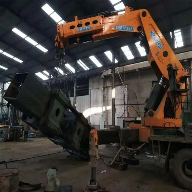 安吉县200吨折臂吊出租